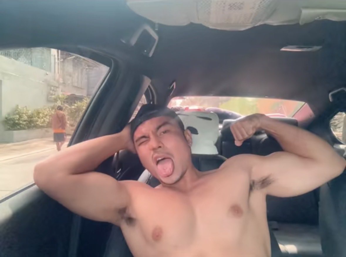 LouiBabon's tweet photo. Sasakay kaba o sasakyan kita🥴 https://t.co/Y29BL3f11V