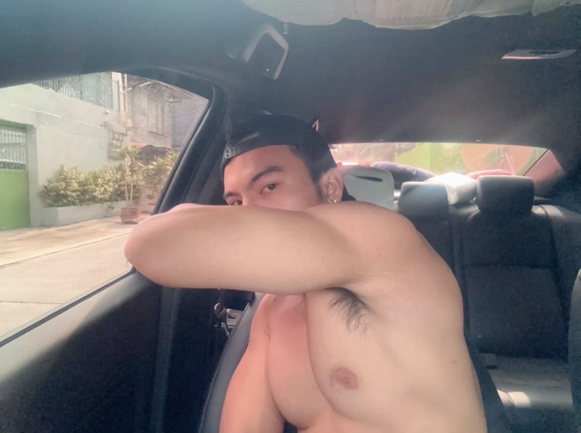 LouiBabon's tweet photo. Sasakay kaba o sasakyan kita🥴 https://t.co/Y29BL3f11V