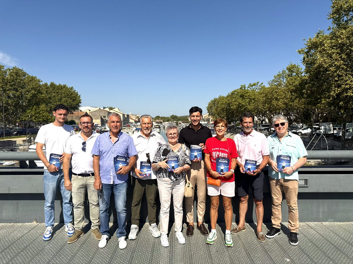 RNational_off's tweet photo. 🇫🇷 Pour la France, Marine Présidente !

Nouvelle semaine de mobilisation pour nos élus et nos militants. Partout dans le pays, ils tractent, boîtent, collent nos affiches et viennent à votre rencontre !

Pour gagner en 2027, nous avons besoin de vous 👉🏻 https://t.co/AUcaQArIys

🚀 https://t.co/1frcZRI6l8