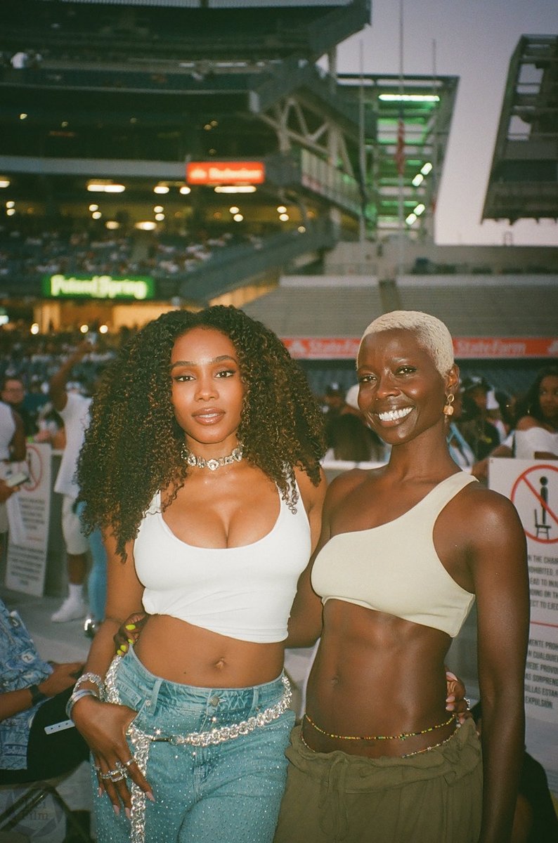 TheAfrocentricI's tweet photo. Jay-Z’s Extra Innings at Yankee Stadium on film 📸🎞️ @ShannonThornt_n #DeiFilm https://t.co/sLtiD4SlYw