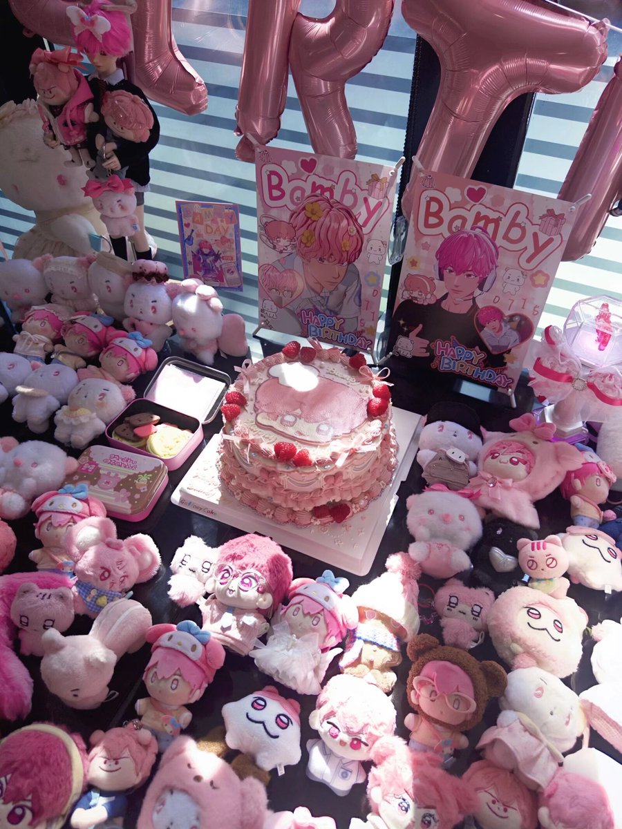 Sunset3377's tweet photo. 🐹🎂💗 https://t.co/N0mXiv62n9