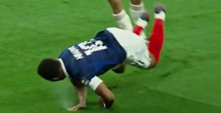 DiegoDav07's tweet photo. Me jode bastante pensar que Cubarsi no gane el premio a mejor jugador joven del mundial cuando está clarisimo que debe ser de él

Pero bueno, se lo darán a Bouaddi por un partido bueno contra la peor Brasil de la historia o a Mazambi por 2-3 goles random

Que le vamos a hacer https://t.co/BgQf1bfQro