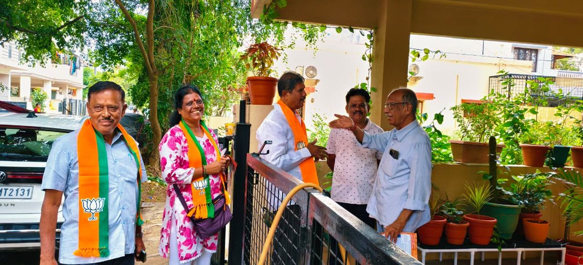 ARavi4BJP's tweet photo. ಬೆಳಗಿನ ಶುಭಾರಂಭ... ಜನರೊಂದಿಗೆ ಆತ್ಮೀಯ ಸಂವಾದ!
ಇಂದು 'ಗುಡ್ ಮಾರ್ನಿಂಗ್ ಬ್ಯಾಟರಾಯನಪುರ' ಅಭಿಯಾನದಡಿ ವಿದ್ಯಾರಣ್ಯಪುರ ವಾರ್ಡಿನ ಜ್ಞಾನೇಶ್ವರಿ ಬಡಾವಣೆ, BEL 5th Block ಹಾಗೂ ಐ.ಇ.ಸಿ.ಎಚ್.ಎಸ್. ಲೇಔಟ್ (IECHS Layout) ಬಡಾವಣೆಗಳ ಮನೆ ಮನೆಗೆ ತೆರಳಿ ಸಾರ್ವಜನಿಕರನ್ನು ಭೇಟಿ ಮಾಡಲಾಯಿತು.

#ARavi #GoodMorningBytarayanapura https://t.co/JcPEFfSax7