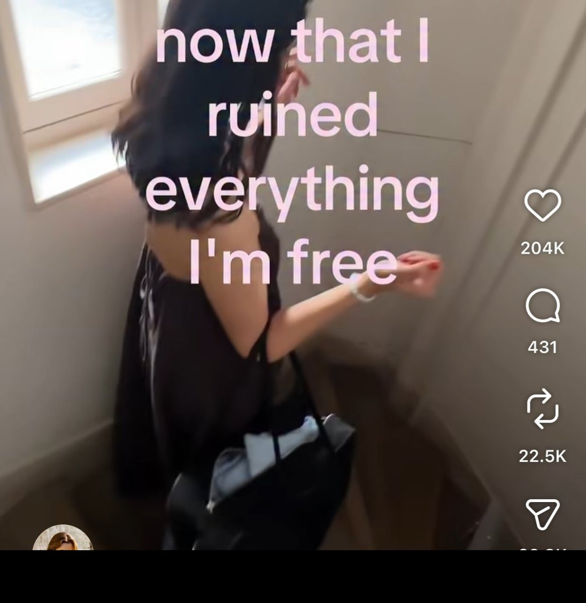 187shades's tweet photo. @ilsudemircii @kaanarkat • 11 July: kaan's sister in law also unfollowed ilsu. From the whole cast, her SIL only followed ilsu and bilge
• 13 July: Kaan liked ilsu's moodboard magazine post
15 july: Ilsu reposted "Now I ruined everything, I'm free" https://t.co/YEwmruf2l2