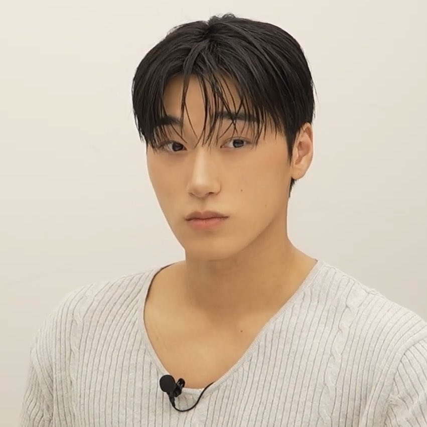 kona_with_san's tweet photo. 눈썹 개기엽다 ㅜ (｡•́︿•̀｡) https://t.co/v0WTqMeSMk