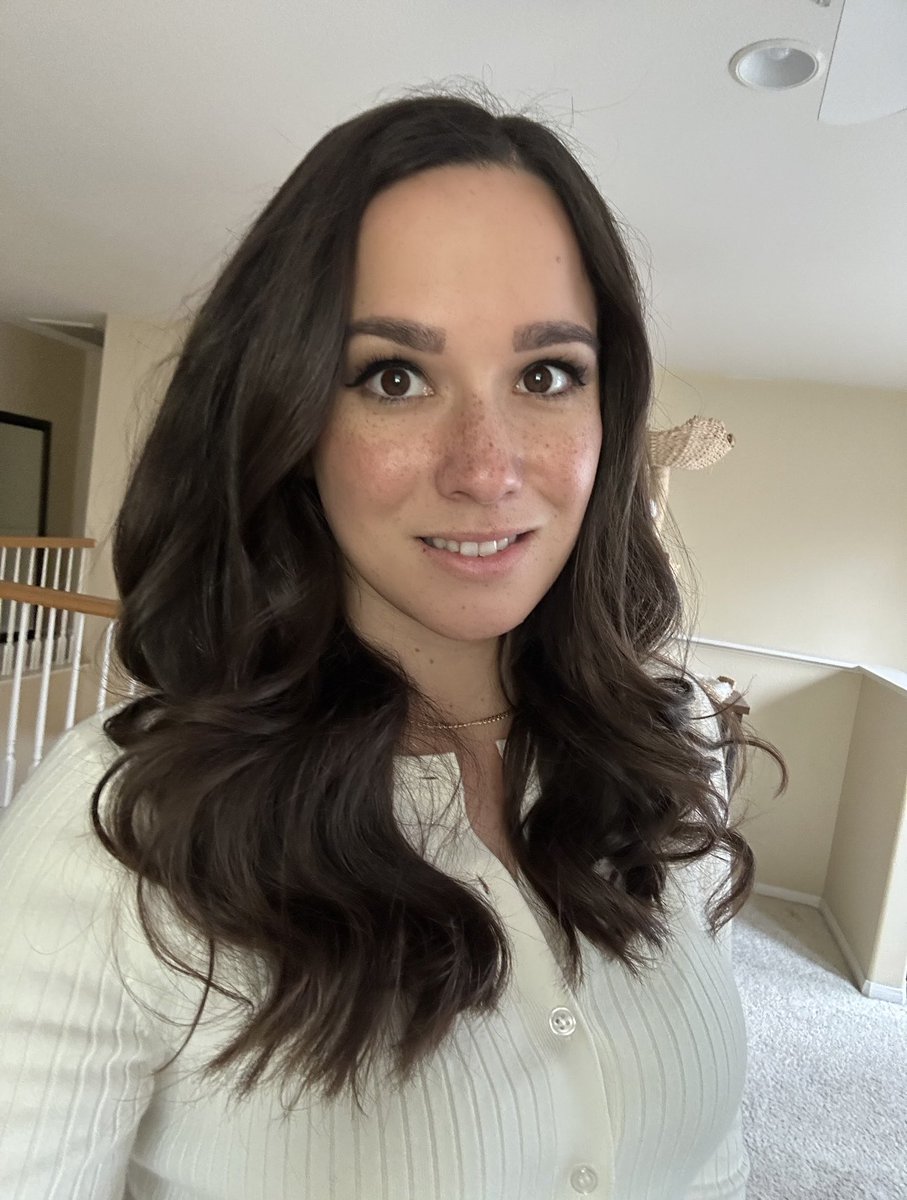 AlanaAraya001's tweet photo. Good morning! I’m about to head to my favorite coffee shop to get some fresh pastries and a hot cup of coffee to start off the day right ☕️❤️🥰. https://t.co/IsKy4Z1bPD