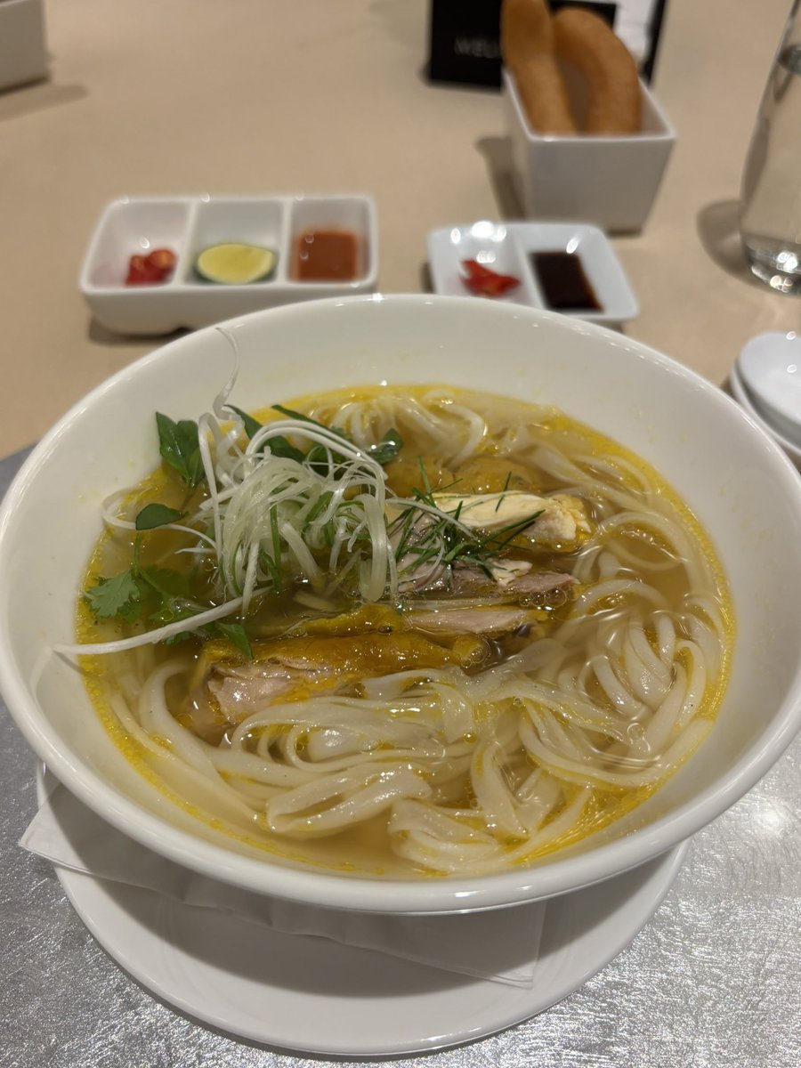 Reo_tommy's tweet photo. 体重を頑張って6キロ落としたのに、1ヶ月に2回の海外出張が入って3kgリバウンド

また頑張って絞らないと

#ダイエット #リバウンド #夏の走り込み https://t.co/CV6ROyRsQt