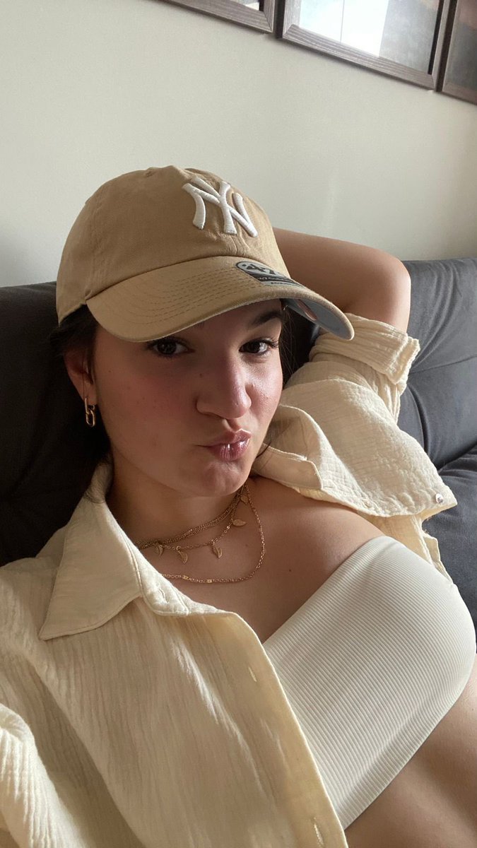 AdrianLuhrs's tweet photo. Cuck wanted to share his 24 yo gf Camila  dm me to share your girl or to see more of Camila

#wankchat #cuck #cuckold #submission #exposed #nsfwtwt https://t.co/66W3IbqlcL