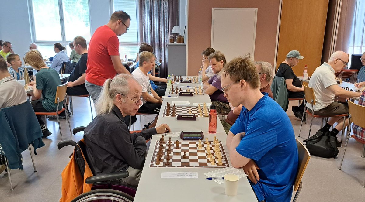 TomiTocklin's tweet photo. Henri Normaja (1626)-Tomi 0,5-0,5. Selvisin avauksesta hieman edullisempaan keskipeliin. Myöhemmin pahan virhelaskelman jälkeen päädyin ehdottamaan tasapeliä, jonka vastustajani hyväksyi. https://t.co/ceQTRTD21M