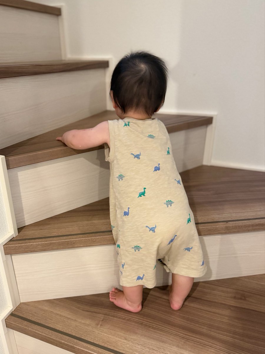 nunumi_mata's tweet photo. 1歳前後のお子様がいる皆さん、、
カバーオールを着せませんか？
とてもかわいいので、、、 https://t.co/siuaNvrB9q