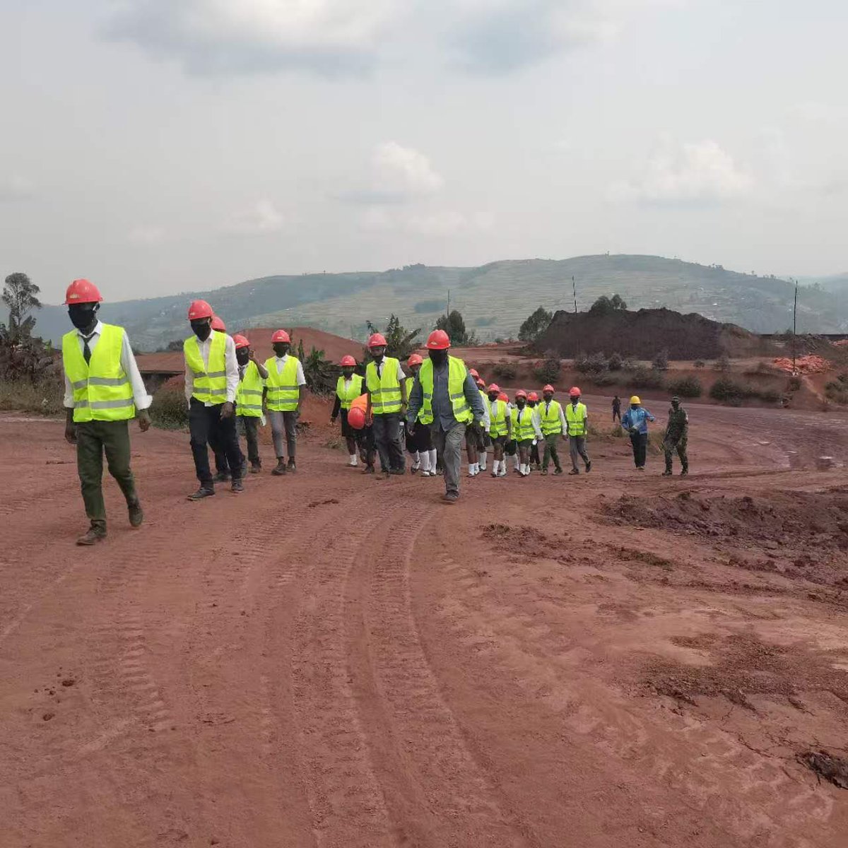 SinoMinerals's tweet photo. On July 1st, Sino Minerals Investments hosted 40 students and teachers from Buhara St. Joseph Middle School for an educational tour. 

A small window into what responsible mining looks like up close. 

A���

#SinoMinerals https://t.co/Vgavy4wIZp