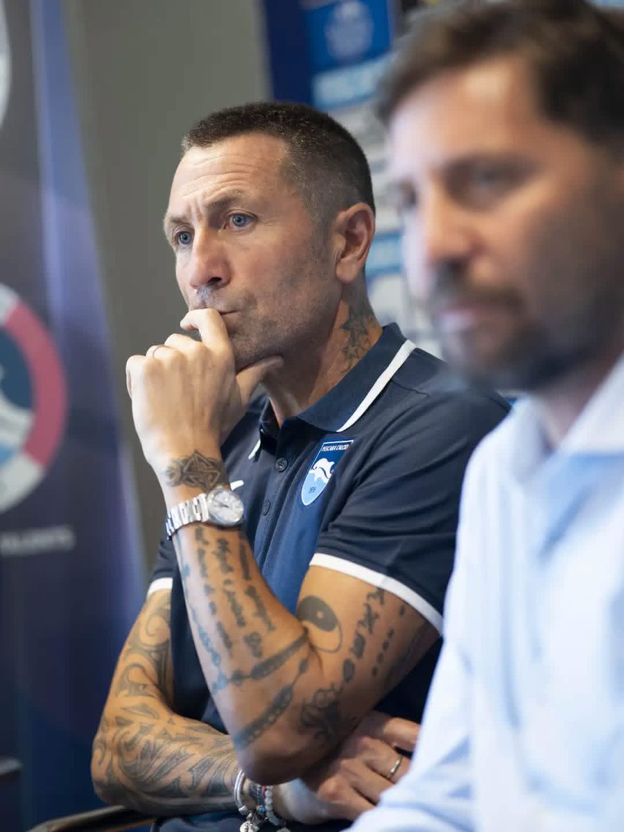 PescaraCalcio's tweet photo. “Arrivo in una grande piazza. Ai ragazzi voglio trasmettere la cultura del lavoro e lo spirito di abnegazione.”

Benvenuto, mister Buscè!

🤍💙 #GenteDiMare https://t.co/FQQihMzksS