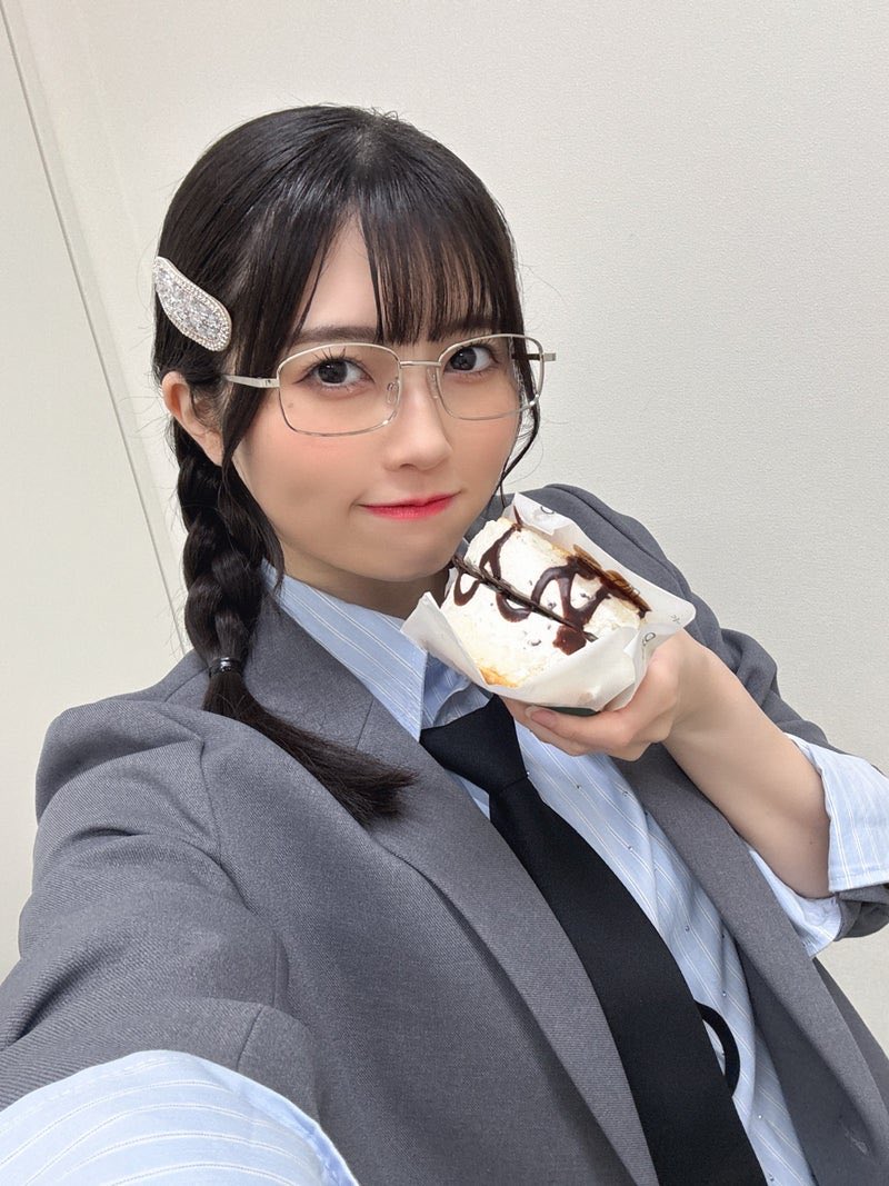 assam_teq's tweet photo. しおりん可愛い💕 https://t.co/2ABJGxpbg0