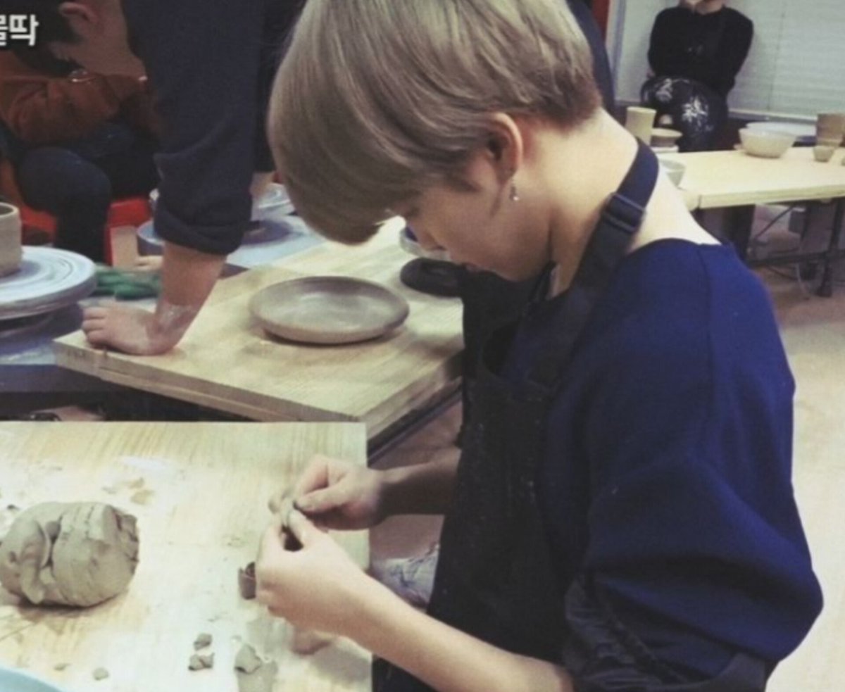 musetheme's tweet photo. ⠀ ⠀ ⠀ ⠀ ⠀ so ianie is fully concentrated in making cute small trays, I'll definitely try to make as many as i can! ✧･*ﾟ
⠀ ⠀ ⠀ ⠀ ⠀ 
#IshirClayClub 🌸 https://t.co/HloUwAXlzR