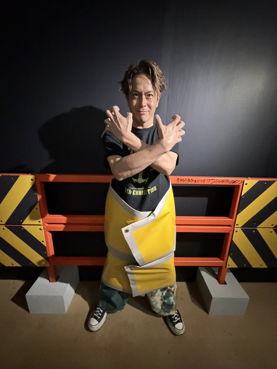 Jun_Yamasaki14's tweet photo. アギト展、北條巻き

確かに1人で行ってたら写真どうすれば良いか分からないね

でもね

そもそも「アギト展」にいる時点で「共通の好きな事がある」分かり合える仲間なんす

だから

声掛けてあげましょ

「写真撮りましょうか？」と

こっちから声掛けてあげましょ

困ってる人に声掛けていきましょ https://t.co/CQgDp8FFfe
