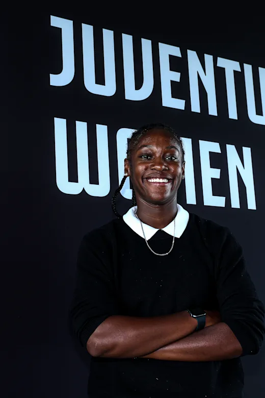 frances14372469's tweet photo. Benvenuta alla Juventus Kysha 🤍🖤🇫🇷
#JuventusWomen #KyshaSylla #Sylla #Juventus #KS4 https://t.co/0PkxEScUAg