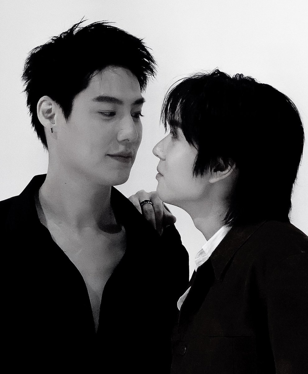 Mojibabypotato's tweet photo. ชั้นจะเลิกเถียงกับตัวเองล่ะว่าระหว่างพี่อลันกับเชฟโอบใครหล่อกว่ากันเพราะพี่ทะเลชนะ คนที่หล่อกว่าสายลับในวันนี้คือสายลับในวันพรุ่งนี้ ผมคิดว่าเขาหล่อแล้วนะ เห้ย พี่เขาหล่อได้อีกว่ะ พระเมะแห่งชาติในดวงใจผม ล่ะเคมีดีจัดอยู่กับน้องภณแล้วส่งเสริมความหล่อฮีมากอะ 
#SailubPon 
#SpySailub https://t.co/Hh77P5vjJI