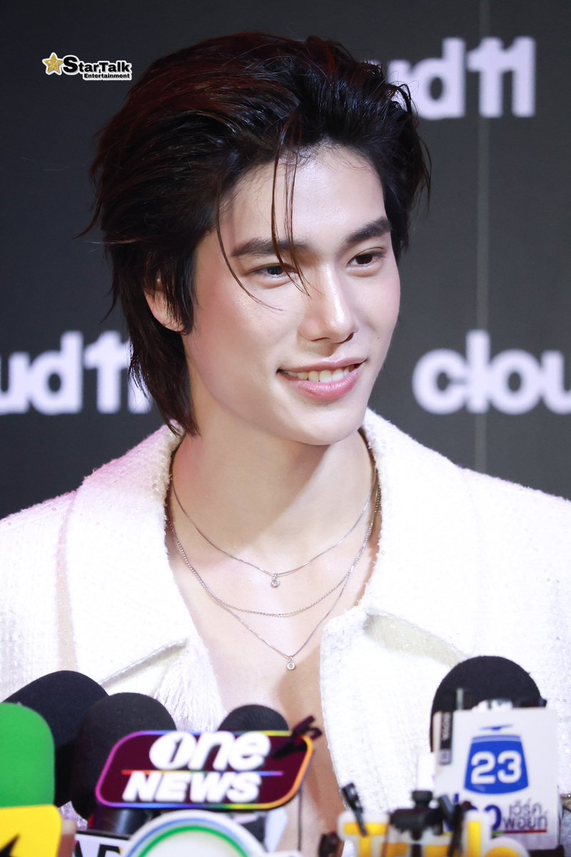 startalkent's tweet photo. "ภูวินทร์" ช่วงสัมภาษณ์สื่อในงาน Open House เปิดตัวโครงการ “Cloud 11” ปักหมุด Creative Capital ใหม่ของเอเชีย 

PHUWIN WITH CLOUD11

#Cloud11OpenHouseXPhuwin  
#phuwintang 
#Cloud11OpenHouse #Cloud11 
 #AsiasCreativeCapital https://t.co/6TDDcQh5Bd
