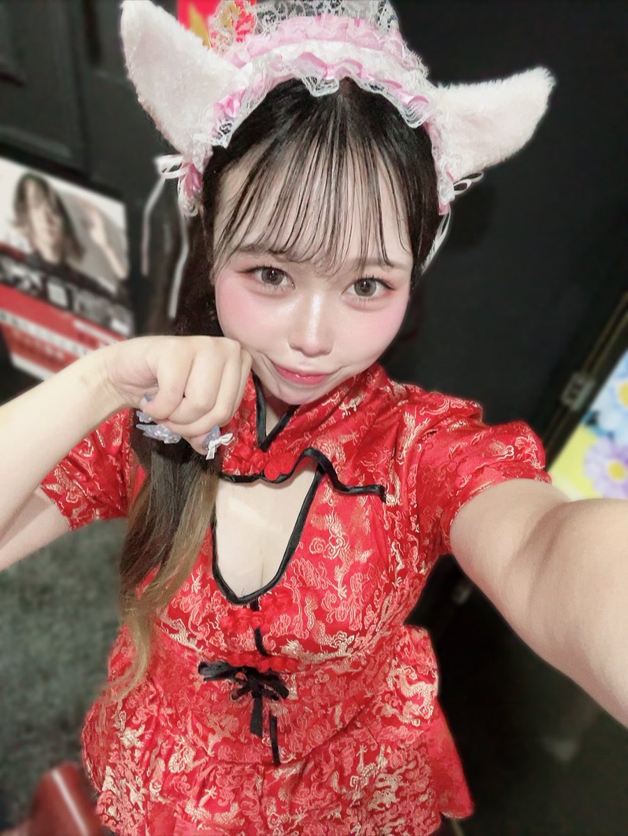 mofru_on's tweet photo. えびねこらすとでー！🦐🐱
まったり気味になりましたのでまだまだ最終日盛り上げてくれる隊おまちしてます🤝🏻♡
さいごなのでチェキデジショもおすすめ✨️ https://t.co/EAM2DYi1nB