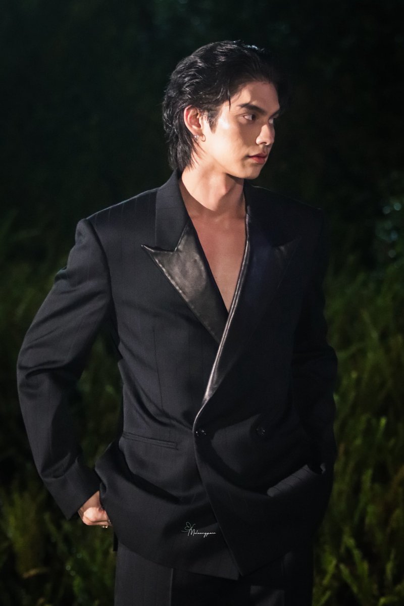 mimay_sritong's tweet photo. ดิฉันขอมัดรวมความหล่อเหลาของทุกรูปนี้ไว้เป็นที่ระลึกว่า…
ศิลปินที่ฉันรัก โครตหล่อเลย !!!!!!!!!!!!
.

BRIGHT AT CLOUD 11 
#BRIGHTxCloud11OpenHouse       
#bbrightvc @bbrightvc https://t.co/6BRWSMvbD0