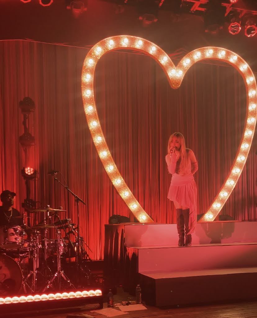 hannahjarbeck's tweet photo. @TeamSabrina @SabrinaAnnLynn something about fast times…. https://t.co/fw64aT4TqR