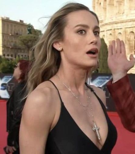 Cb_backupid's tweet photo. BRIE LARSON LOOKS BEST IN BLACK https://t.co/3tcDhfTNcD
