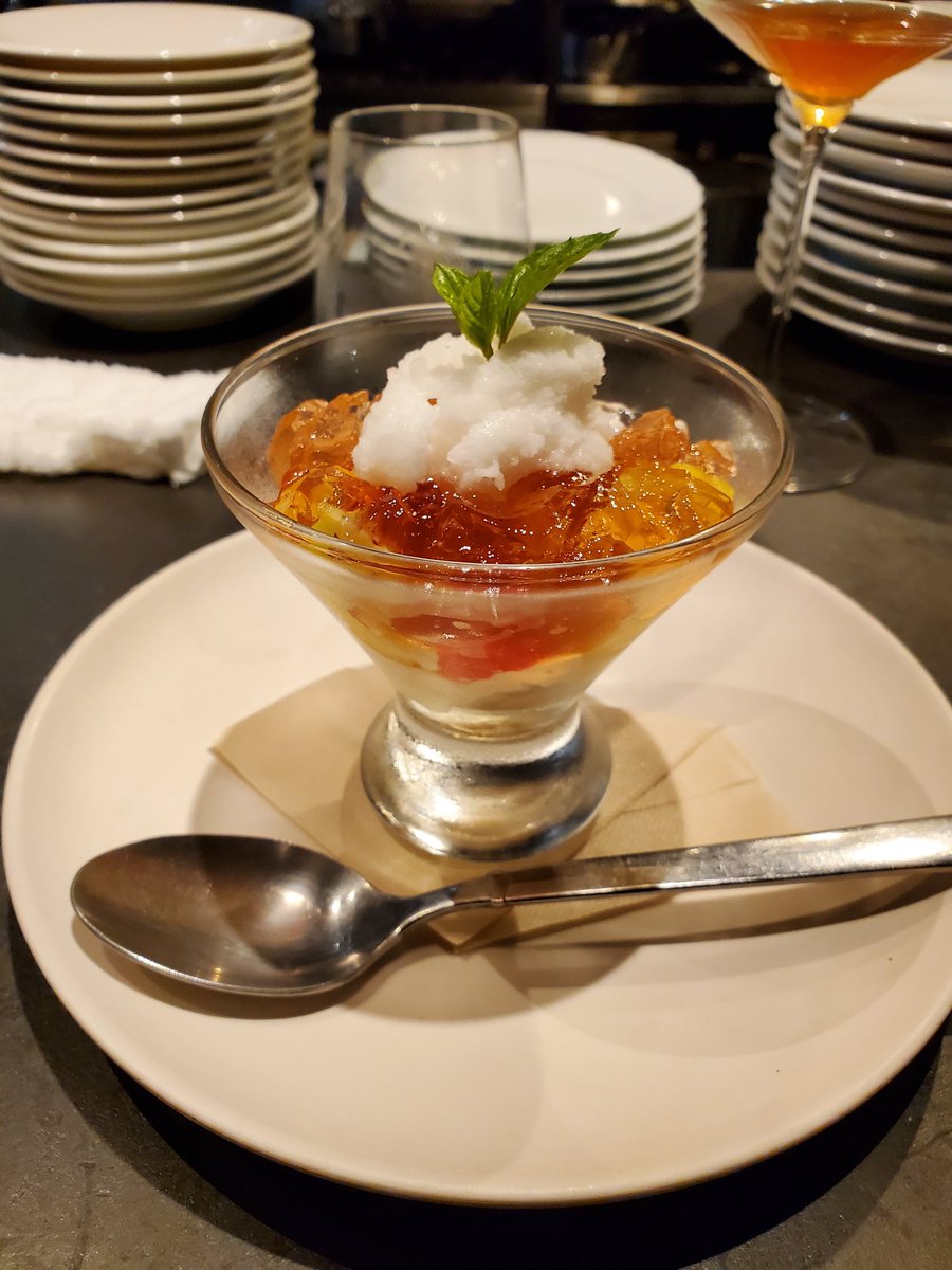 toxic_sugar's tweet photo. 📍wineshop bistro kawasemi(新大塚)
『パイナップルと杏仁のパルフェ 鳳凰単叢烏龍茶のジュレ』
青蛾茶房さんの鳳凰単叢蜜蘭香を使ったパフェを食べてみたくて伺った。
ライチソルベ美味しい。
美味しいお茶をジュレに閉じ込めている感じ。

#sucreと日常 https://t.co/dx7dPZt4uG