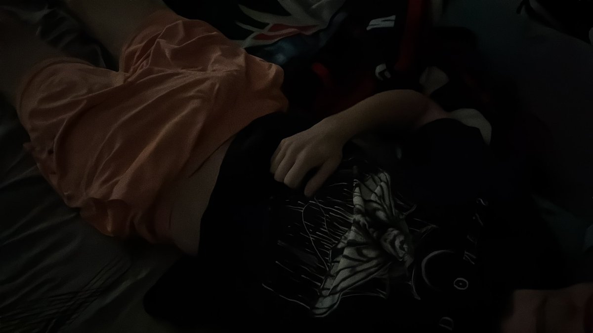 goongod300's tweet photo. Loser always pump and send 
  My sub still on bed https://t.co/C9YeqDUsFI