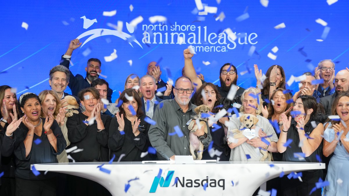NasdaqExchange's tweet photo. North Shore @AnimalLeague America is the world's largest and longest running no-kill animal rescue and adoption organization. 

Proud to celebrate you at the Nasdaq Opening Bell! https://t.co/hN8mEewxgv