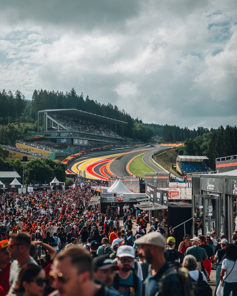 MercedesAMGF1's tweet photo. The only spa weekend worth travelling across Europe for 🇧🇪🙌 https://t.co/XYE5VrD04a