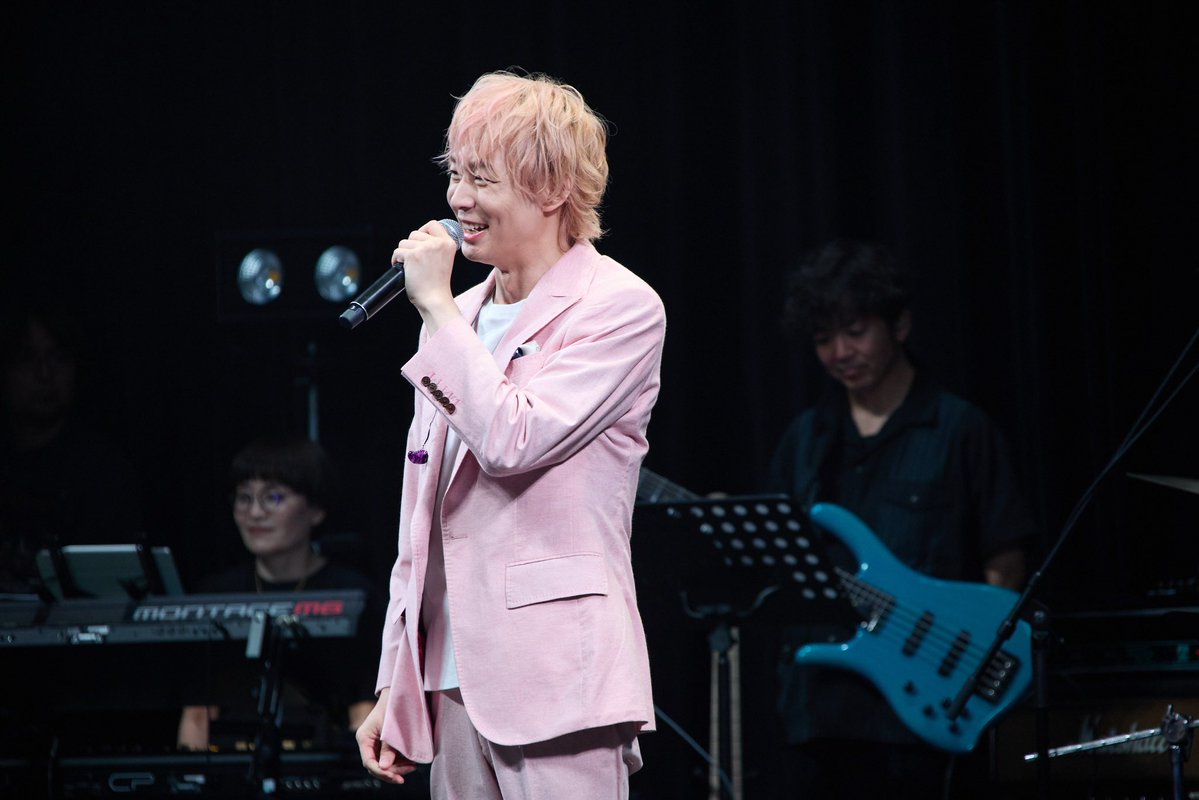 JPMAJAZZ's tweet photo. パク・ユチョンさんの笑顔✨

歌に込めた想い 優しいまなざし そして会場いっぱいに広がった
笑顔

『THE UNITY – SUPER VOICES –』で生まれた 心温まるひとときをお届けします🩷

#THEUNITY #SUPERVOICES #パクユチョン
#ParkYuChun #JPMA https://t.co/ImEtjVAlVA