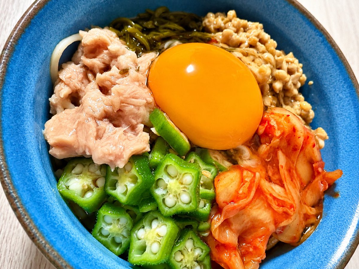 konamon_19Mon's tweet photo. 夜ご飯が遅くなりすぎたので
腸活ばくだんつくりました。

無加工←→ AI補正 https://t.co/vgn0ucZoJa
