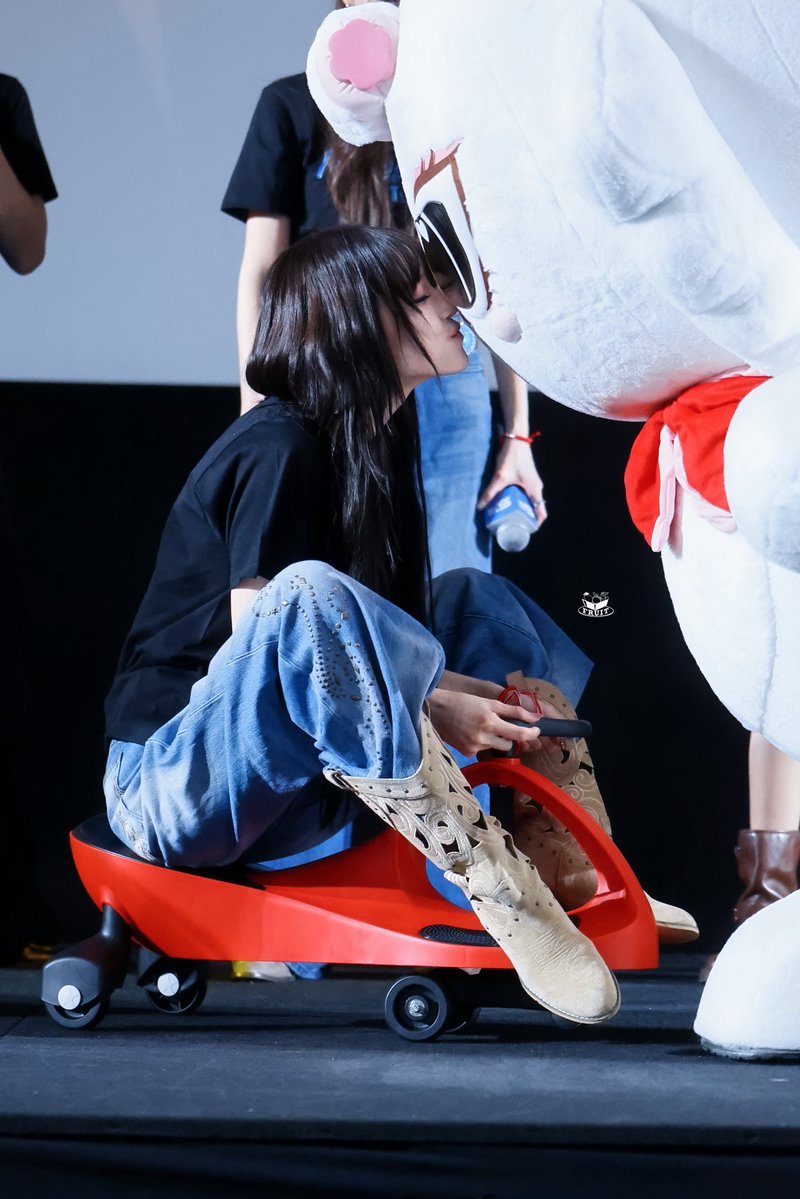 day_fruit71850's tweet photo. 🥺🥺

JJJFAM KPCZ WITH MOANA
#SFxJanJingjingJewel https://t.co/rYpS0ftimD