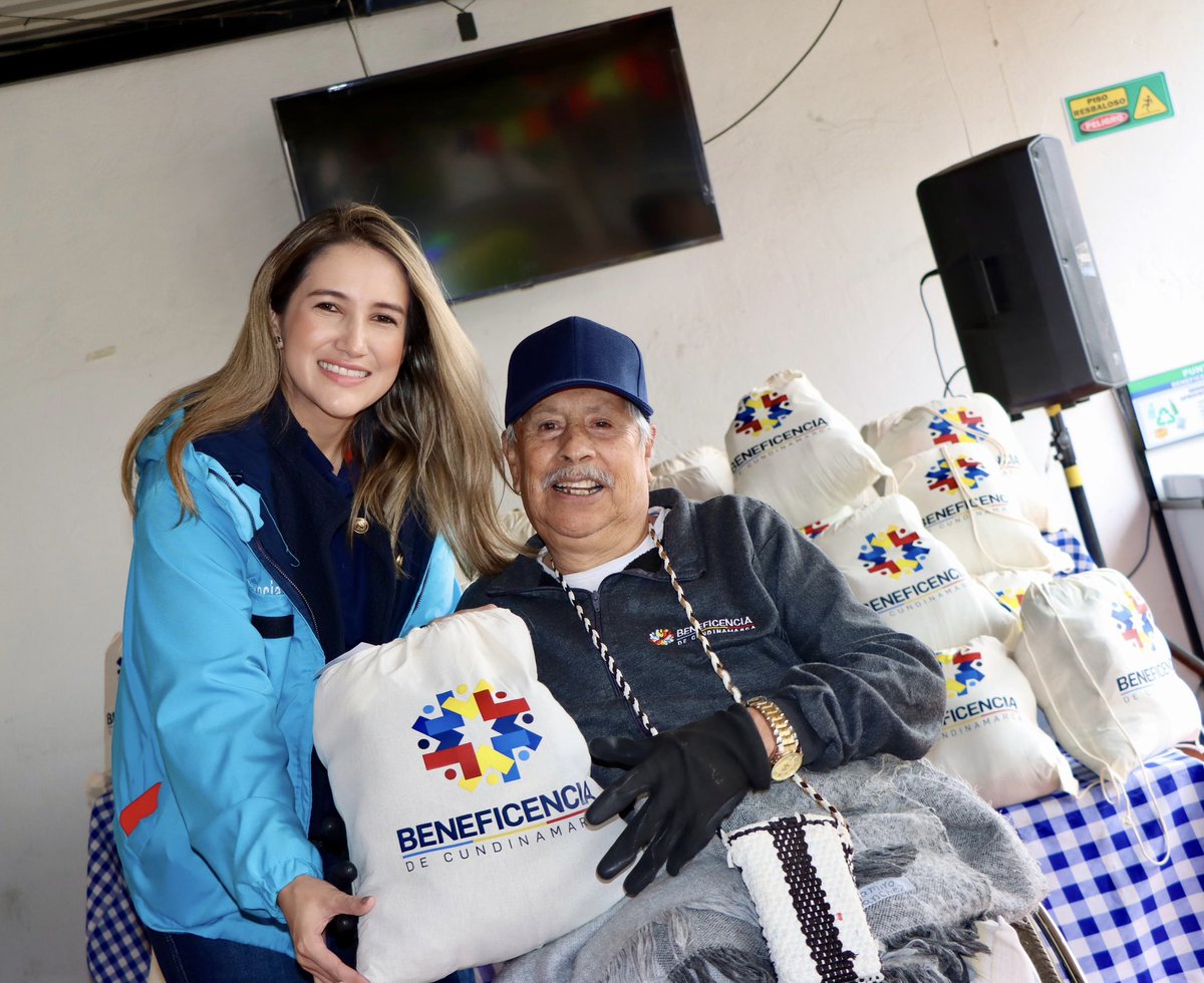 LauraFraile9's tweet photo. La Beneficencia de Cundinamarca transforma los centros de protección para personas mayores con mejor infraestructura, espacios dignos, alfabetización digital, voluntariado y estrategias de acompañamiento. Un compromiso con la dignidad, la inclusión y el bienestar integral. https://t.co/lXoiqG718l