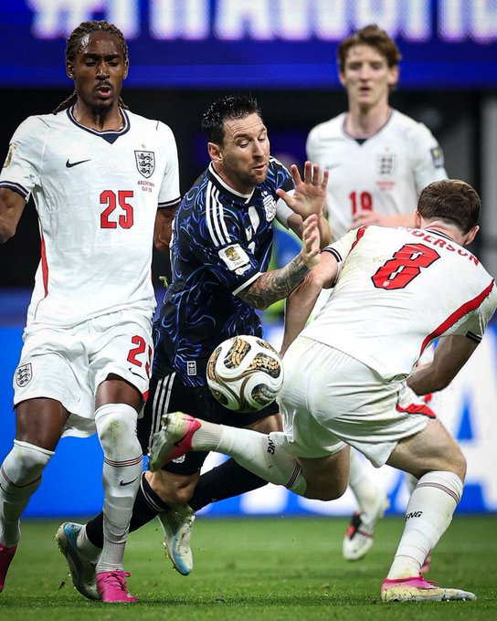 KalshiFC's tweet photo. ENGLAND VS LEO MESSI. https://t.co/BYvVITlbRK