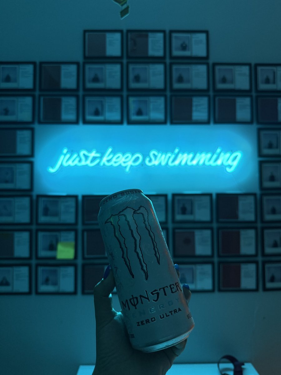stephyysa's tweet photo. I did end up getting my energy drink 💅🏽 https://t.co/DYqOGe1r3w