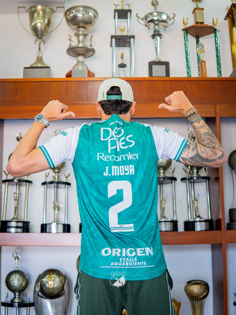 DeportivoCaliCP's tweet photo. ✍🏼 𝑱𝒐𝒔𝒆́ 𝑴𝒐𝒚𝒂 𝒇𝒊𝒓𝒎𝒐́ 𝒔𝒖 𝒄𝒐𝒏𝒕𝒓𝒂𝒕𝒐 𝒚 𝒚𝒂 𝒆𝒔 𝒐𝒇𝒊𝒄𝒊𝒂𝒍𝒎𝒆𝒏𝒕𝒆 𝒋𝒖𝒈𝒂𝒅𝒐𝒓 𝒅𝒆 𝒏𝒖𝒆𝒔𝒕𝒓𝒐 𝒑𝒍𝒂𝒏𝒕𝒆𝒍 𝒑𝒓𝒐𝒇𝒆𝒔𝒊𝒐𝒏𝒂𝒍 𝒎𝒂𝒔𝒄𝒖𝒍𝒊𝒏𝒐. 💚

Central de potencia, carácter y solidez defensiva, que llega para fortalecer nuestra última línea.

¡Bienvenido, José! 🫡