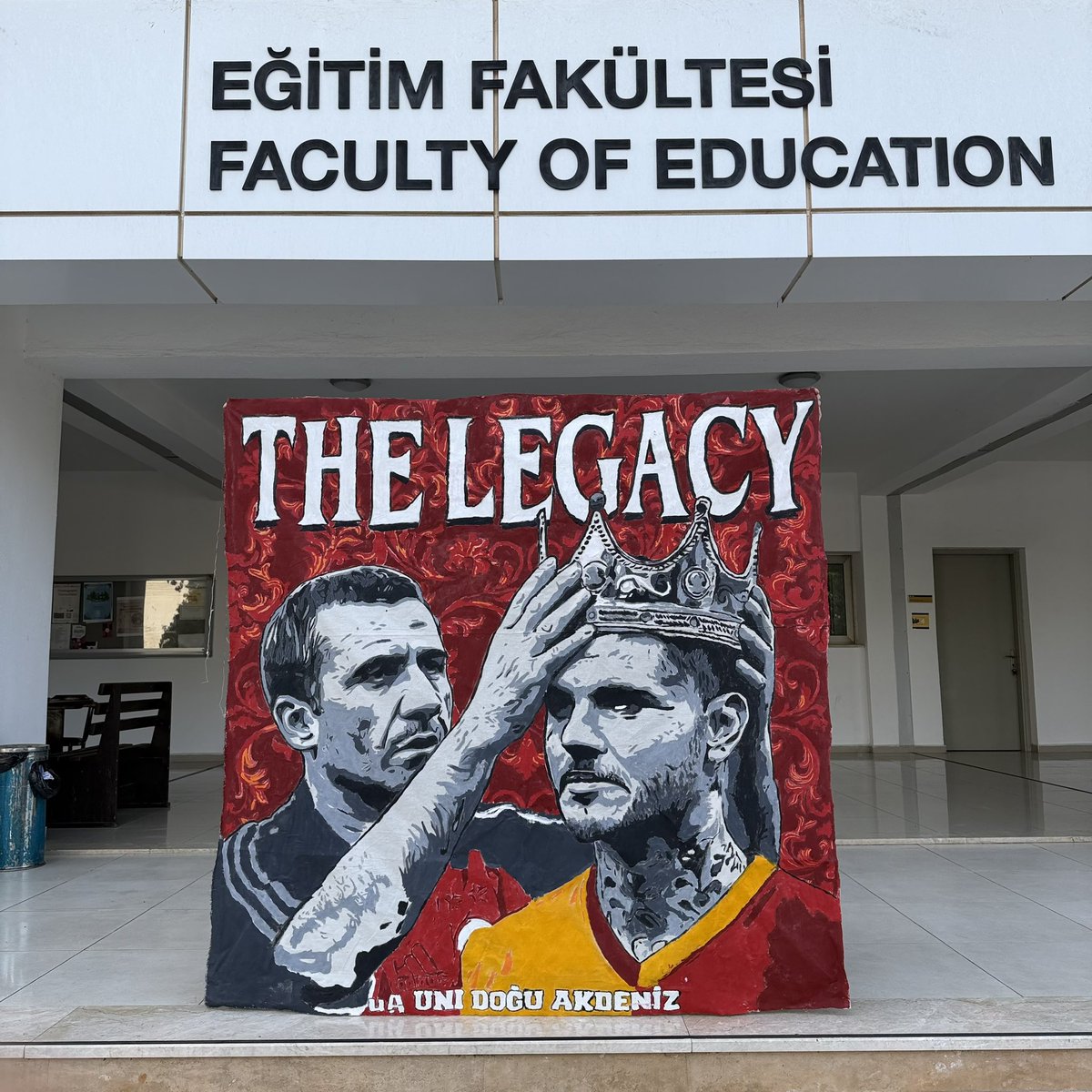 uAUNIDAU's tweet photo. Sevgili Mauro,

Bugün ayrılıktan değil, mirastan söz ediyoruz.

Artık Galatasaray formasını giymiyor olman, kalbimizdeki yerini değiştirmeyecek. Çünkü sen, 7’den 70’e her Galatasaraylının gönlünde taht kurdun. https://t.co/pZoB6HfN5w