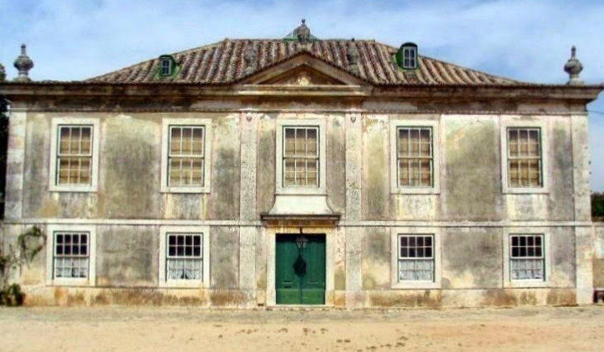 btsagenda_'s tweet photo. 🎬 BTS × Portugal #2 | NORMAL — A histórica quinta portuguesa identificada no teaser
💜 Um novo capítulo que poderá juntar-se à história
#BTSxPortugal #NORMAL #ProjectPortugal #PortugalForBTS #ARMYPortugal https://t.co/aU8pK6alME