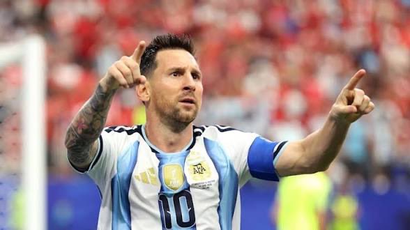 oku_yungx's tweet photo. NOW, WATCH THE BEST OF LIONEL MESSI ❤️😁

ARGENTINA IS PLAYING THE FINALS https://t.co/Xq4MwbvsKq