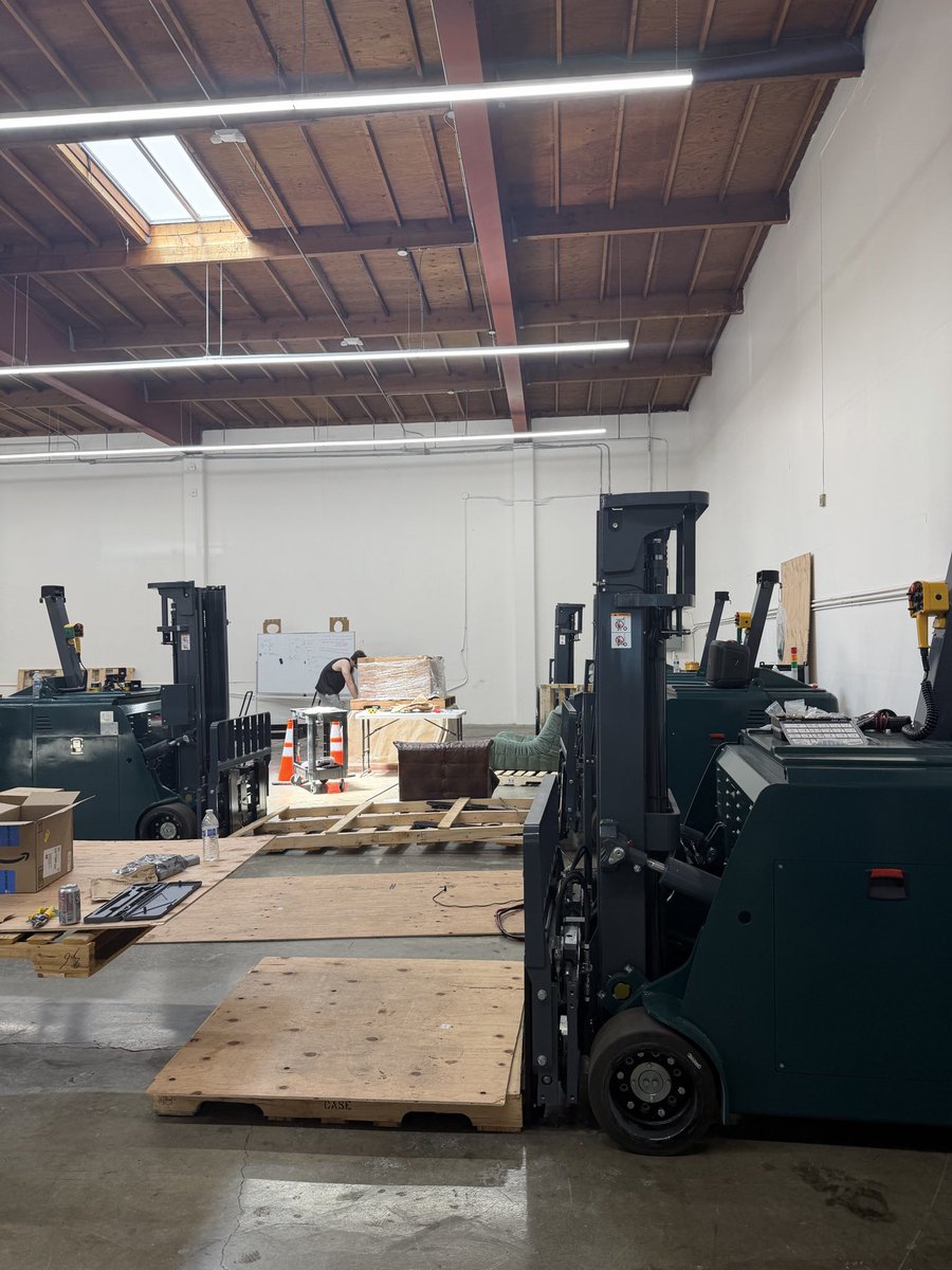 NWischoff's tweet photo. Tennessee Street in SF is quietly becoming the El Segundo of NorCal. American Turbines, Cavalla… both led by Thiel Fellows. Who next? https://t.co/aMFA04PXd6