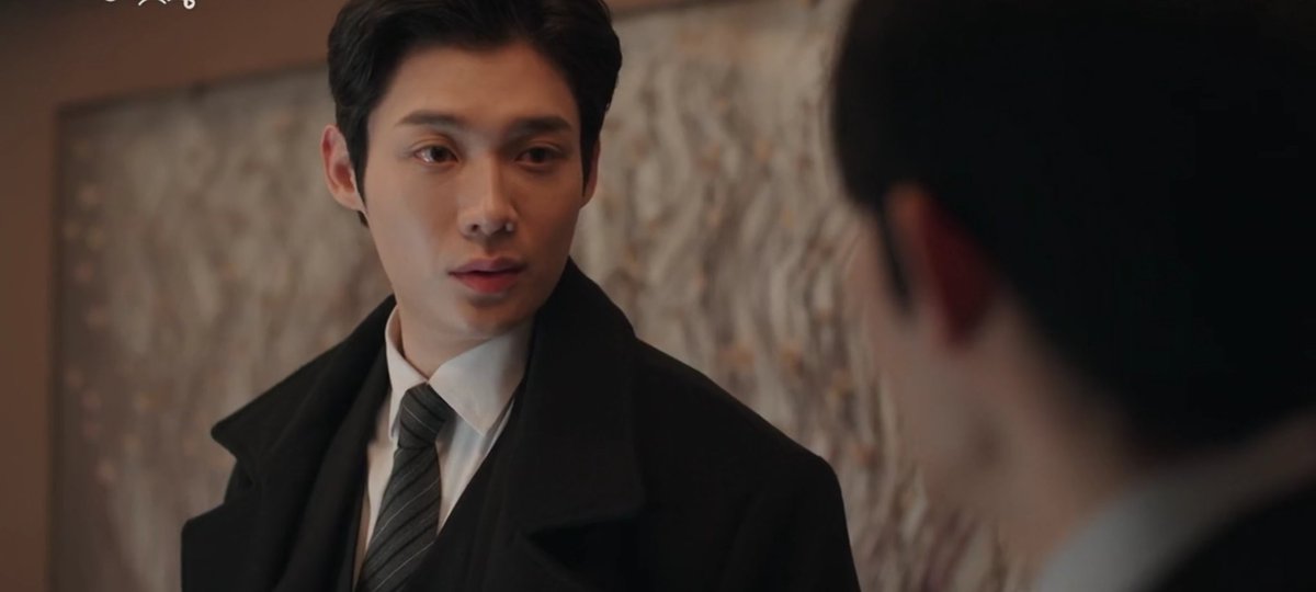 yohanatrix's tweet photo. im sorry yall but this man is SUCH a visual treat to watch ugh i just wanna keep looking at his face https://t.co/HeFKWV31Pg