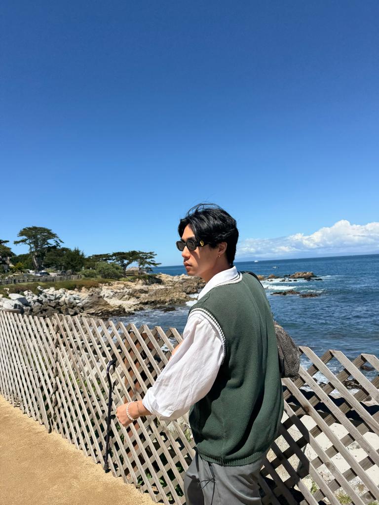 nykylys's tweet photo. It’s scenic when you see nick by the sea nick https://t.co/0cXzXYnocg