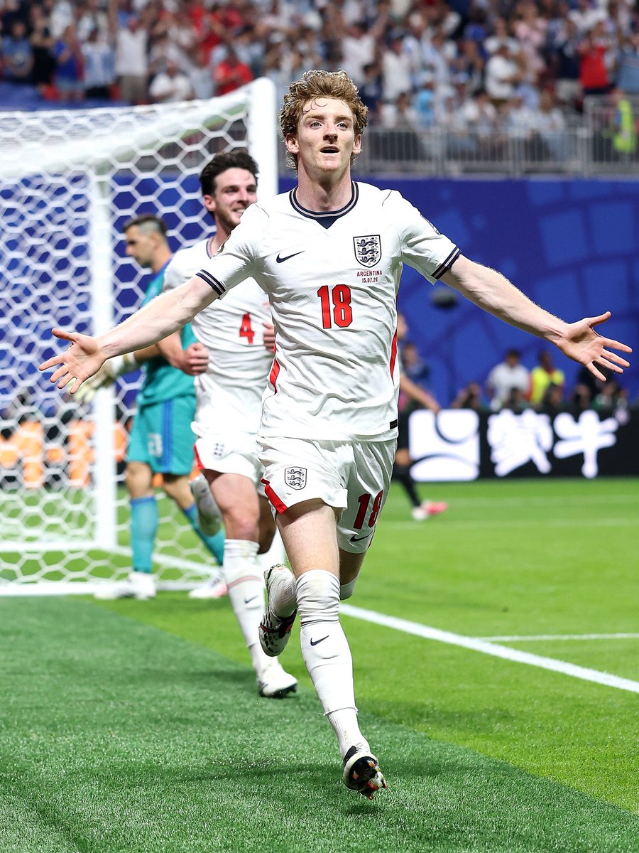 FIFAWorldCup's tweet photo. Gordon has England on the board. 🏴󠁧󠁢󠁥󠁮󠁧󠁿

#FIFAWorldCup https://t.co/k21GH5pLtC