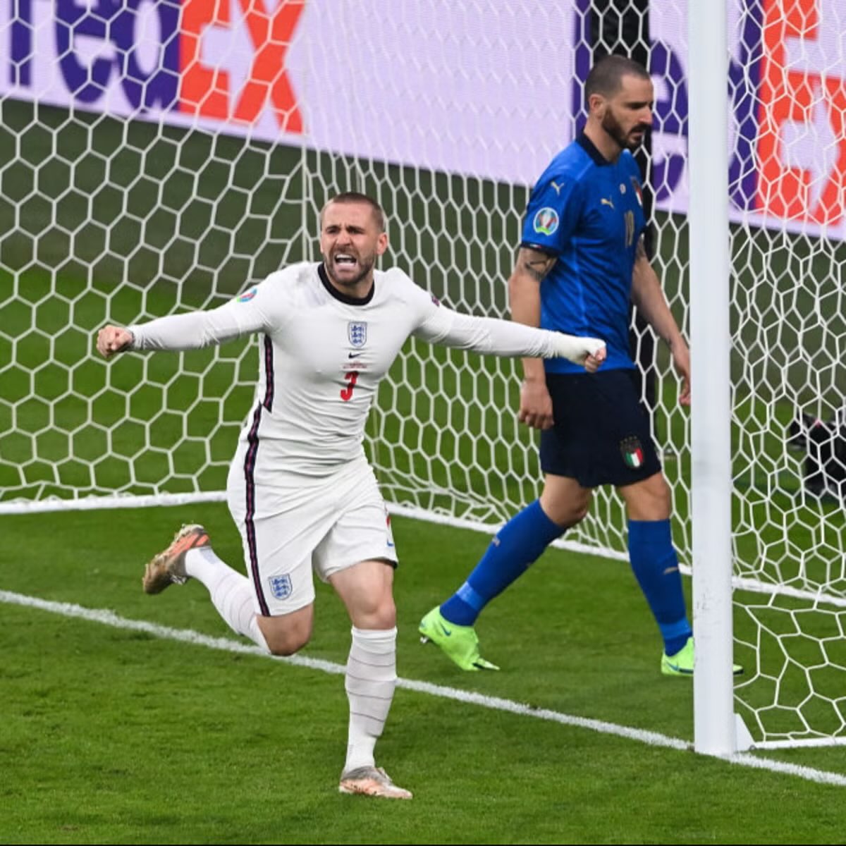 jugov5's tweet photo. Ingerland parking the bus after a goal https://t.co/cpgZk7YwRz