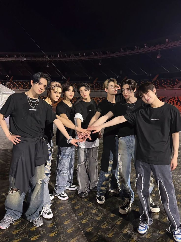 clemsters's tweet photo. @croissantte3 Deonuuu~

ENGENEs demand HYBE to treat artists better and prioritize proper rest. Artist health isn't negotiable, it must be acknowledged and valued.

#Prioritize_SUNOOs_Health
#Boycott_Belift_For_Exploitation https://t.co/OwUt0PqNFt