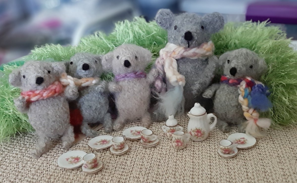 WovenDimensions's tweet photo. Tea set is slightly smaller than I realized, but just the right size for my Mini bears to have a picnic today!! Nom Nom Nom #pinkysup https://t.co/gL22oj7tHp