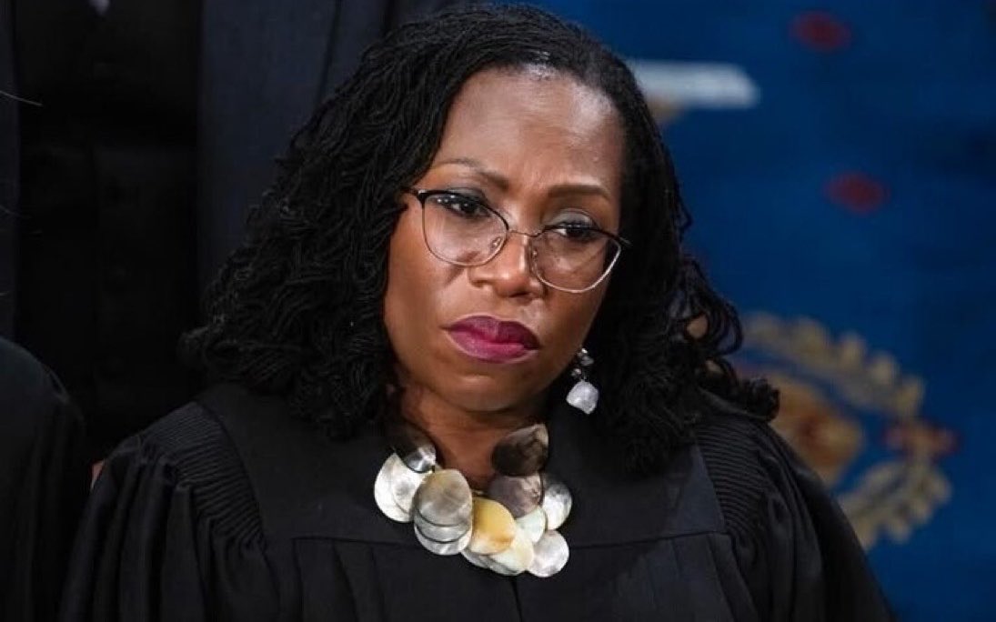 ForgiatoBlow47's tweet photo. Ketanji Brown Jackson Is the Dumbest Supreme Court Judge in History.

She's a DEl Appointee. https://t.co/ffGp2Ls4dh