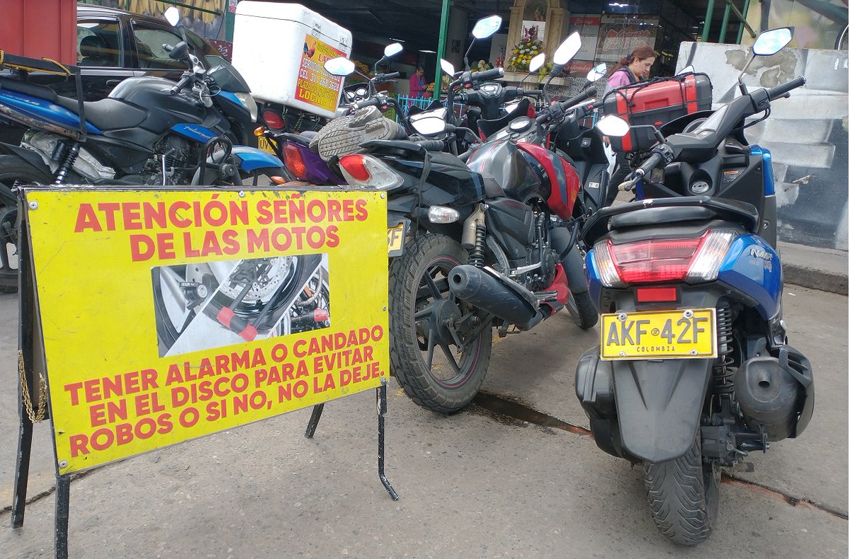 RCapital's tweet photo. #Seguridad Hurto de motos se dispara 320 % en Fontibón: Versalles, Modelia y Hayuelos, entre los sectores más afectados
🗣️https://t.co/sftf2GvYrf 

@Fontibon_Bogota 
@SeguridadBOG 
@FontibonJal 
@Bogota https://t.co/X90WdYeT4u