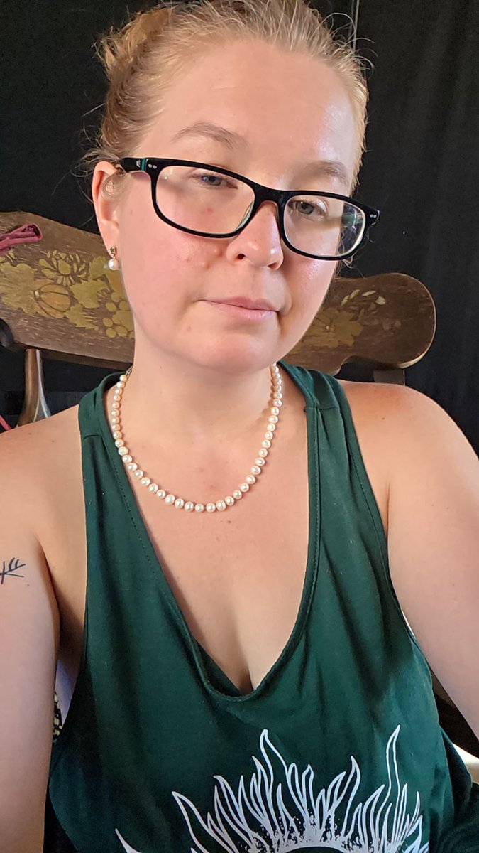 FreyaMoonGodess's tweet photo. Ready for you pigs.... 
#findom #sexigirl #adultmodel https://t.co/xUmLCWHsid